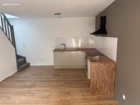 t2 en duplex avec parking (secteur gare)