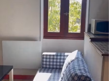 t2 meublé 38 m2 - hyper-centre de castres - box privé - jardinet - idéal étudiant - aucun 