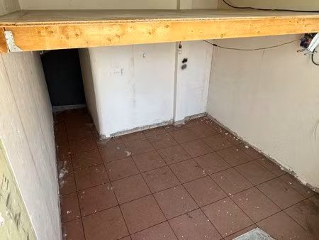local de stockage à louer – lille fives – 15m² + mezzanine