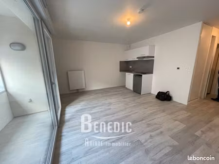 studio 1 pièce 32 m²