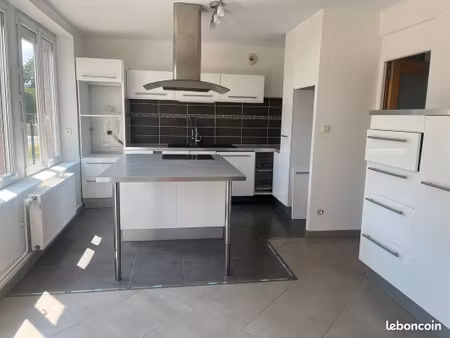maison à louer entre guingamp et lannion (117m²)
