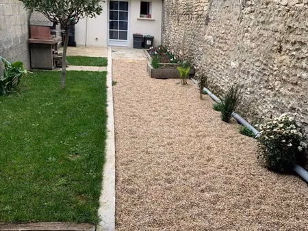 maison t3 avec jardin et dépendance