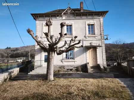 ancienne école réhabiliter en habitation