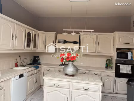 propriété 8 pièces 160 m²