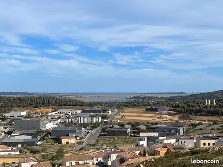 villa récente et moderne sur les hauteurs de narbonne vue mer