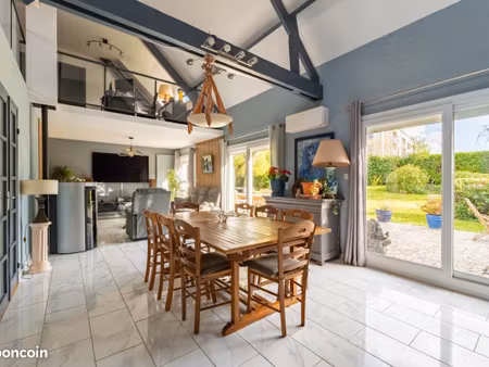 maison 7 pièces 208 m²