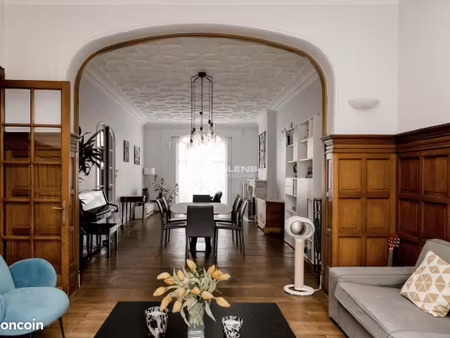 maison 7 pièces 226 m²
