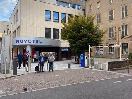 restaurant 110 m² – 32 places – centre metz – face saint-jacques – novotel