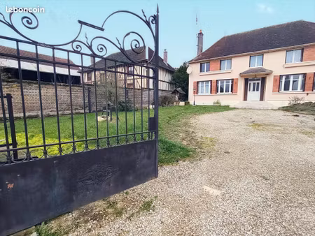? grande maison familiale de 266 m² – idéalement située à villery (20 min de troyes)