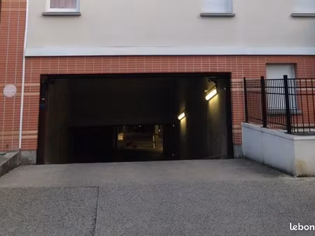 place de parking souterrain