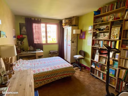 sous location montreuil juillet/aout