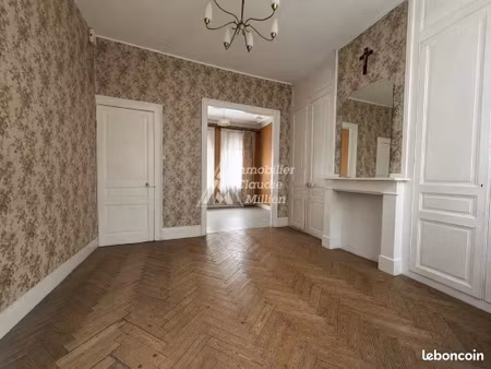 maison 8 pièces 90 m²