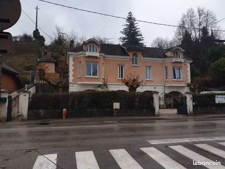 maison de style à louer