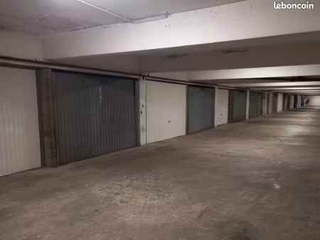 loue box fermé dans parking st michel sud