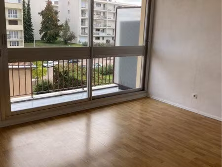 location appartement f 1 bis