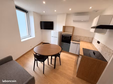 t2 de 22m2, tout équipé, clim, calme, centre-ville