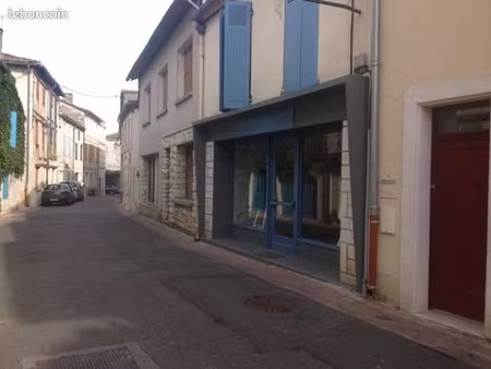 immeuble de rapport village médiéval