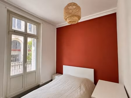 appartement t3 meublé rénové avec balcons – place de la mairie, poitiers