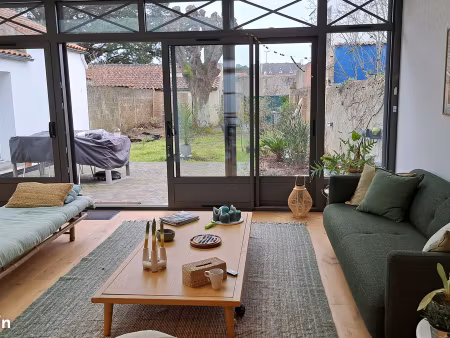 maison meublée rénovée 115 m² – 2 chambres – terrasse – centre à pied