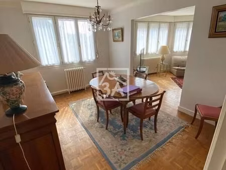immeuble 15 pièces 320 m²