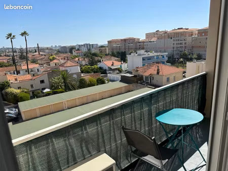 golfe juan 2 pièces meublé centre ville - clim. wifi - bail etudiant