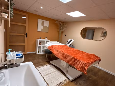 location d'une pièce professionnelle entièrement refaite à neuf dans un cabinet esthétique