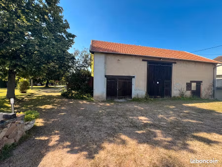 bâtiment 4 pièces 170 m²