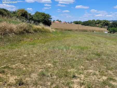 terrain constructible viabilisé 2497m²