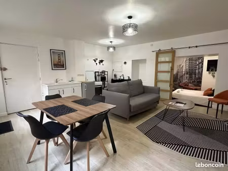 appartement meublé 42 m, hypercentre rue du palais, au calme sur cour