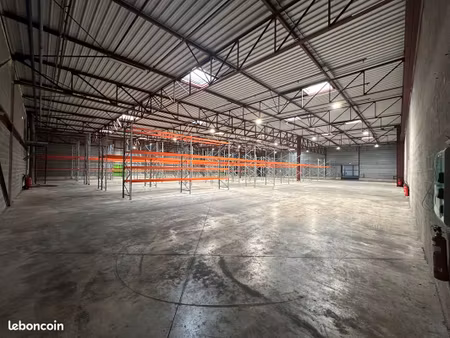 entrepôt avec quai 2481 m2