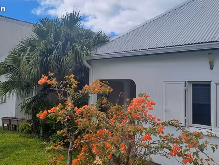 a louer magnifique villa avec piscine sainte anne