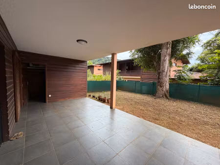particulier loue appart t4 avec jardin, résidence avec piscine á cayenne