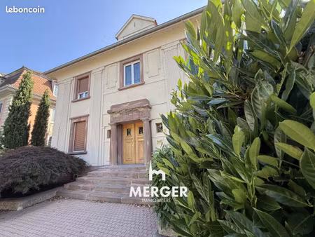 maison 10 pièces 305 m²