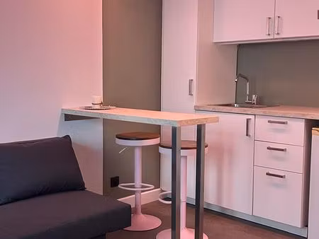 studio meublé cote pavée