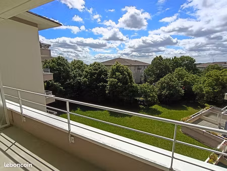appartement t3 69.95m2 / 900 loyer + 90 charges - quartier du perray - garage fermé en sou