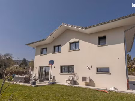 maison 6 pièces 179 m²