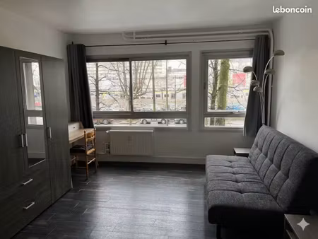 a louer très beau studio meublé de 32 m2