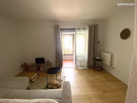 appt rénové avec piscine