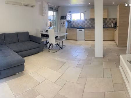 villa / maison ; composée de 2 appartements t3 et t4
