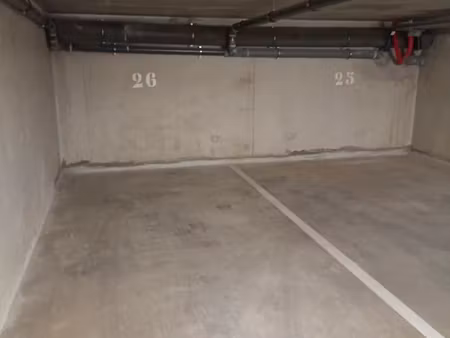 place parking sous-sol sécurisée – proximité burger king – résidence récente