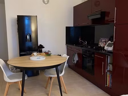 t3 lumineux et soigné – 60 m² – centre la flèche