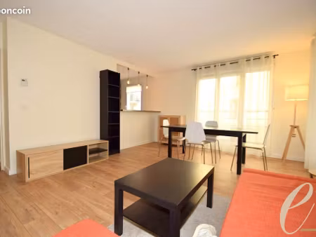 lyon 3ème - garibaldi : appartement t3 meublé de 66 m² avec balcon et garage fermé