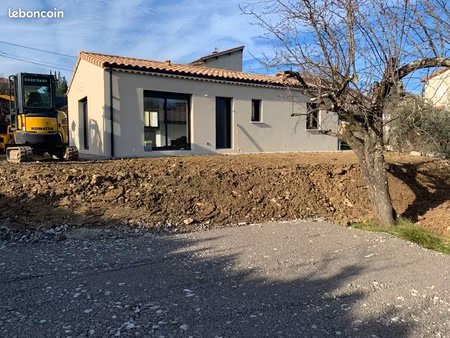 maison de 2025 t3 de 75 m² avec jardin – aubenas