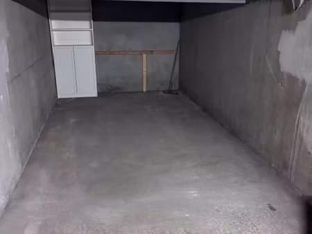 garage box fermé à louer