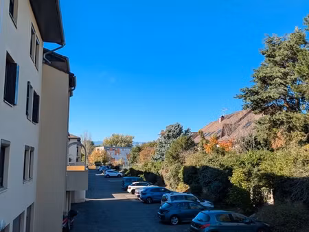 vends place de parking dans une résplace de parking ■se situe à 5 minutes à pied de la dou