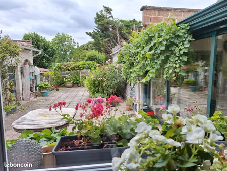 maison 132m2 7 pièces + dépendances / sans vis-à-vis / toutes commodités à proximité
