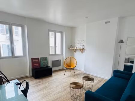 t2 meublé rénové et climatisé – marseille centre (paradis- vieux port)