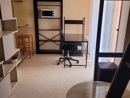 patte d'oie t1 25m² calme lumineux rés. sécurisée uniquement bail étudiant