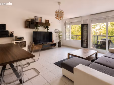 a louer t3 + garage - quartier part dieu