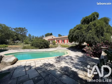 maison 8 pièces 303 m²